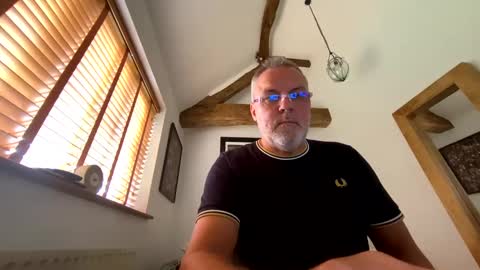 Snapshot of misterblivs chatting on October 2, 12:45 pm Misterblivs online show from October 2, 12:45 pm