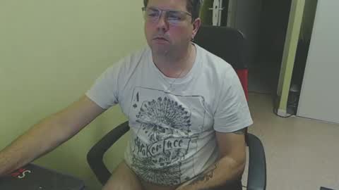 Snapshot of mistercoeur1 chatting on December 11, 4:42 pm mistercoeur online show from December 11, 4:42 pm