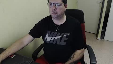 Snapshot of mistercoeur1 chatting on December 14, 8:34 am mistercoeur online show from December 14, 8:34 am