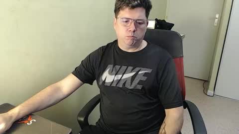 Snapshot of mistercoeur1 chatting on February 1, 10:05 am mistercoeur online show from February 1, 10:05 am