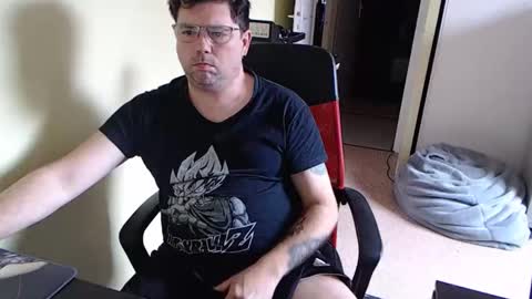 Snapshot of mistercoeur1 chatting on February 18, 3:43 pm mistercoeur online show from February 18, 3:43 pm