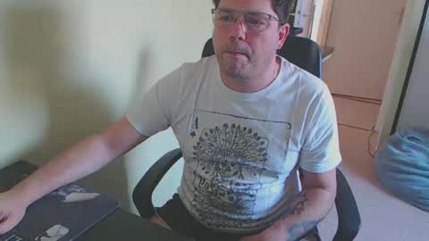 Snapshot of mistercoeur1 chatting on February 19, 3:38 pm mistercoeur online show from February 19, 3:38 pm