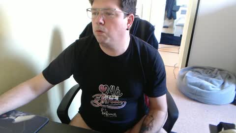 Snapshot of mistercoeur1 chatting on March 5, 3:51 pm mistercoeur online show from March 5, 3:51 pm