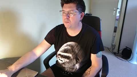 Snapshot of mistercoeur1 chatting on October 8, 7:06 am mistercoeur online show from October 8, 7:06 am