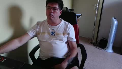 Snapshot of mistercoeur1 chatting on October 13, 4:51 pm mistercoeur online show from October 13, 4:51 pm