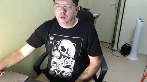 Snapshot of mistercoeur1 chatting on November 12, 8:37 am mistercoeur online show from November 12, 8:37 am