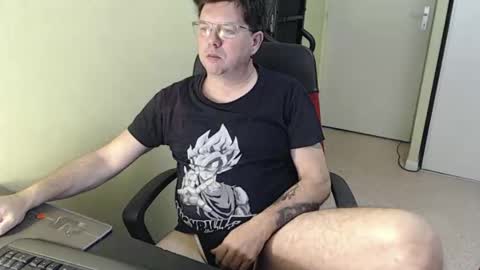 Snapshot of mistercoeur1 chatting on February 7, 8:29 am mistercoeur online show from February 7, 8:29 am