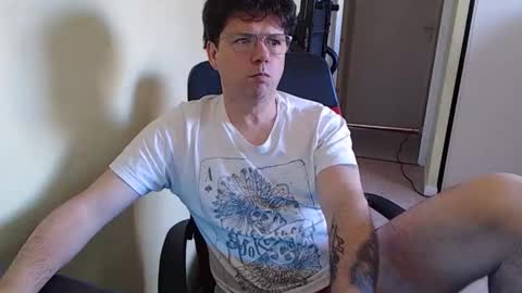 mistercoeur online show from April 15, 8:21 am