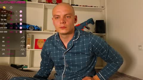 MIsterjames  online show from December 5, 4:23 pm