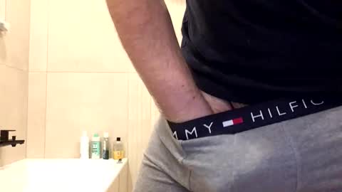 Snapshot of misterxy567 chatting on March 24, 6:35 pm misterxy567 online show from March 24, 6:35 pm