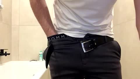 Snapshot of misterxy567 chatting on April 10, 5:28 pm misterxy567 online show from April 10, 5:28 pm