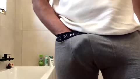 Snapshot of misterxy567 chatting on May 22, 5:29 pm misterxy567 online show from May 22, 5:29 pm