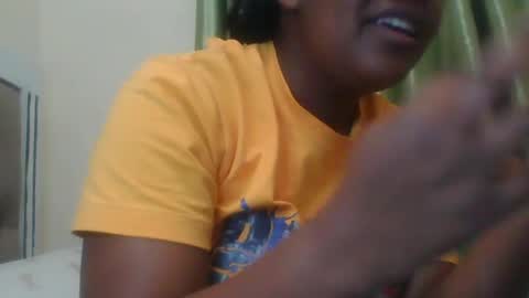 Snapshot of misticmoment chatting on June 20, 8:11 pm misticmoment online show from June 20, 8:11 pm