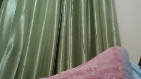 Snapshot of misticmoment chatting on June 27, 6:35 pm misticmoment online show from June 27, 6:35 pm