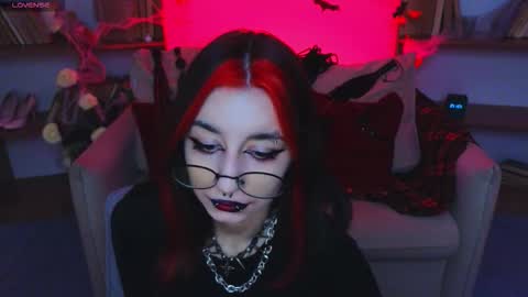 Marcelline online show from October 31, 10:16 am