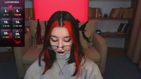 Marcelline online show from November 28, 10:51 am