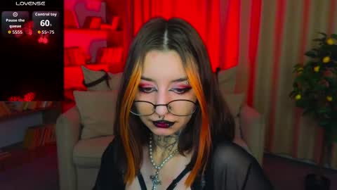 Snapshot of mistress__marcelline chatting on April 28, 2:27 am Marcelline online show from April 28, 2:27 am