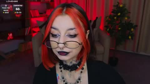Snapshot of mistress__marcelline chatting on May 27, 1:57 am Marcelline online show from May 27, 1:57 am