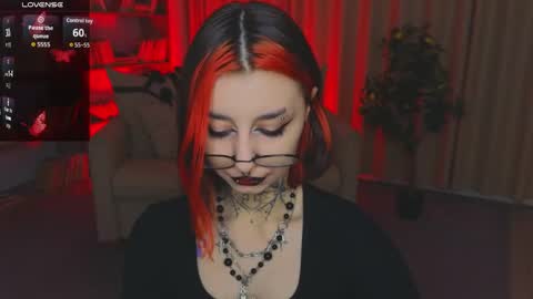 Snapshot of mistress__marcelline chatting on June 5, 2:18 am Marcelline online show from June 5, 2:18 am