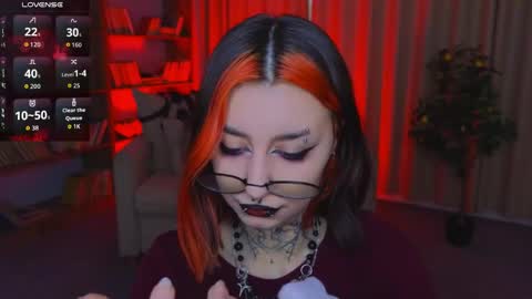 Snapshot of mistress__marcelline chatting on June 8, 2:01 am Marcelline online show from June 8, 2:01 am