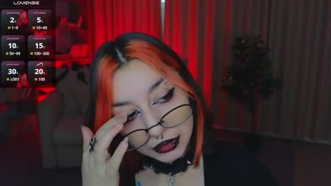 Snapshot of mistress__marcelline chatting on June 10, 1:50 am Marcelline online show from June 10, 1:50 am