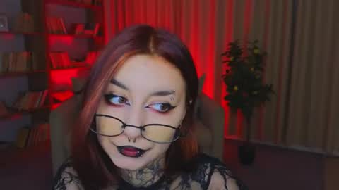 Snapshot of mistress__marcelline chatting on June 25, 2:44 am Marcelline online show from June 25, 2:44 am