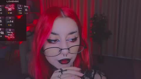 Snapshot of mistress__marcelline chatting on July 9, 1:42 am Marcelline online show from July 9, 1:42 am