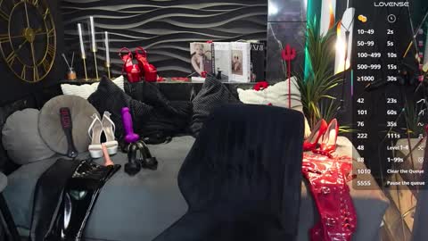 Darsy online show from February 27, 1:44 pm