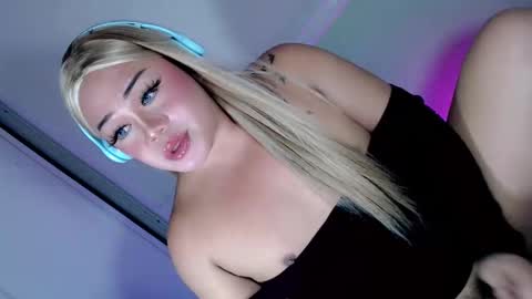 Snapshot of mistress_marta69 chatting on November 19, 9:37 pm mistress_marta69 online show from November 19, 9:37 pm