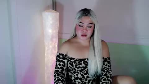 Snapshot of mistress_marta69 chatting on December 4, 11:13 pm mistress_marta69 online show from December 4, 11:13 pm