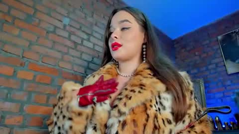 Snapshot of mistress_milana_ chatting on December 8, 4:50 pm mistress_milana_ online show from December 8, 4:50 pm