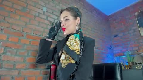 Snapshot of mistress_milana_ chatting on February 7, 1:53 pm mistress_milana_ online show from February 7, 1:53 pm