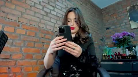 Snapshot of mistress_milana_ chatting on June 7, 11:36 am mistress_milana_ online show from June 7, 11:36 am