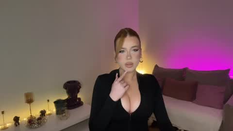 Mia online show from April 6, 4:19 pm