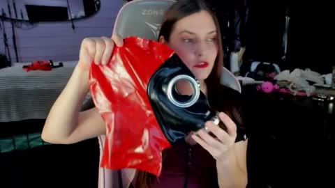 Snapshot of mistress_priest chatting on May 22, 10:59 pm Dirty Priest and Ivi online show from May 22, 10:59 pm