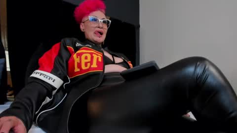 Snapshot of mistress_sandy chatting on July 2, 11:00 pm Sandy Mistress online show from July 2, 11:00 pm