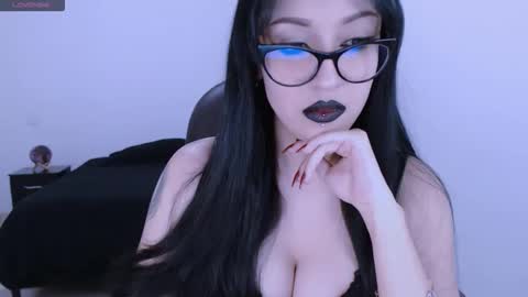Snapshot of mistress_zafirah chatting on May 10, 12:16 am Mistress online show from May 10, 12:16 am