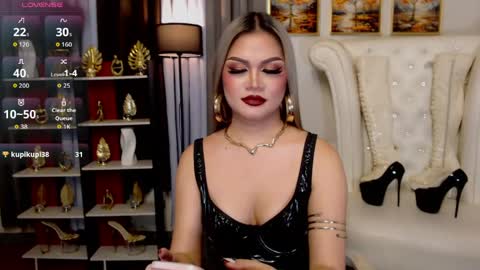 Snapshot of mistressathenna chatting on June 5, 6:52 am mistressathenna online show from June 5, 6:52 am