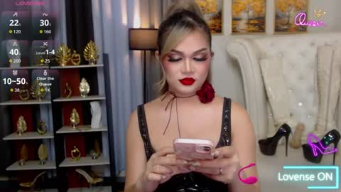 Snapshot of mistressathenna chatting on June 17, 12:07 pm mistressathenna online show from June 17, 12:07 pm