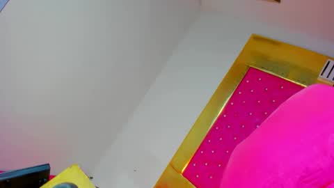 NAHOMY  online show from February 1, 12:37 pm