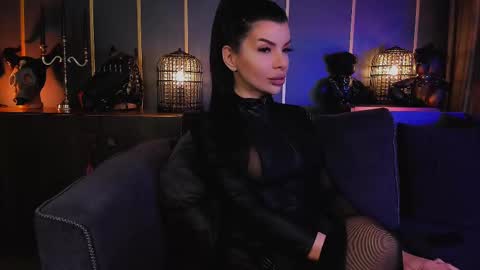 Snapshot of mistresselenia chatting on February 9, 11:47 am Elenia online show from February 9, 11:47 am