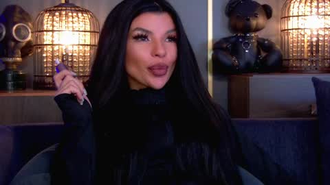 Elenia online show from March 30, 1:01 pm