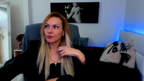 MistressEvelyn  online show from January 10, 4:22 am