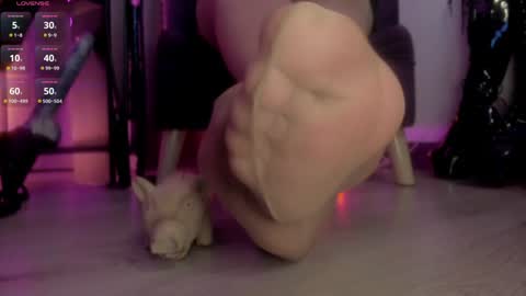 Snapshot of mistressjm_ chatting on January 13, 12:30 am Jhadee online show from January 13, 12:30 am