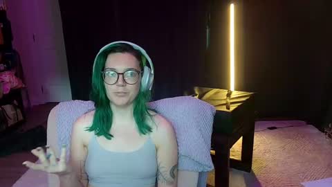 Snapshot of mistressjuniper chatting on July 8, 6:34 pm Mistress June online show from July 8, 6:34 pm