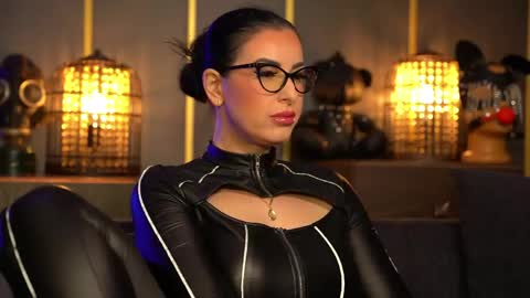 Mistress Kelly online show from April 1, 12:11 am