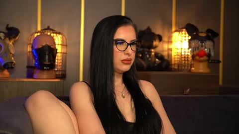 Snapshot of mistresskellykent chatting on April 30, 9:52 pm Mistress Kelly online show from April 30, 9:52 pm