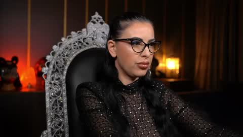 Snapshot of mistresskellykent chatting on June 9, 8:31 pm Mistress Kelly online show from June 9, 8:31 pm