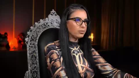Snapshot of mistresskellykent chatting on June 14, 9:06 pm Mistress Kelly online show from June 14, 9:06 pm