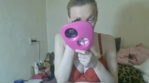 Snapshot of mistressmilly32 chatting on April 19, 7:05 pm mistressmilly32 online show from April 19, 7:05 pm